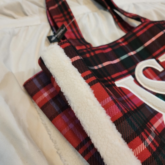 Victoria's Secret red green white plaid tote bag NWT - Picture 3 of 11